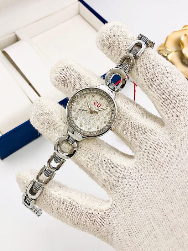 CD Collection Luxury Ladies Bracelet Watch – Elegant Quartz Timepiece