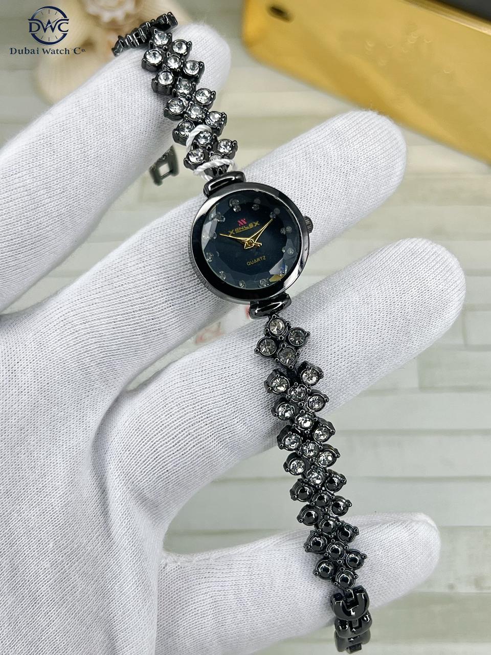 Luxury Crystal Studded Women’s Bracelet Watch – Elegant Quartz Timepiece