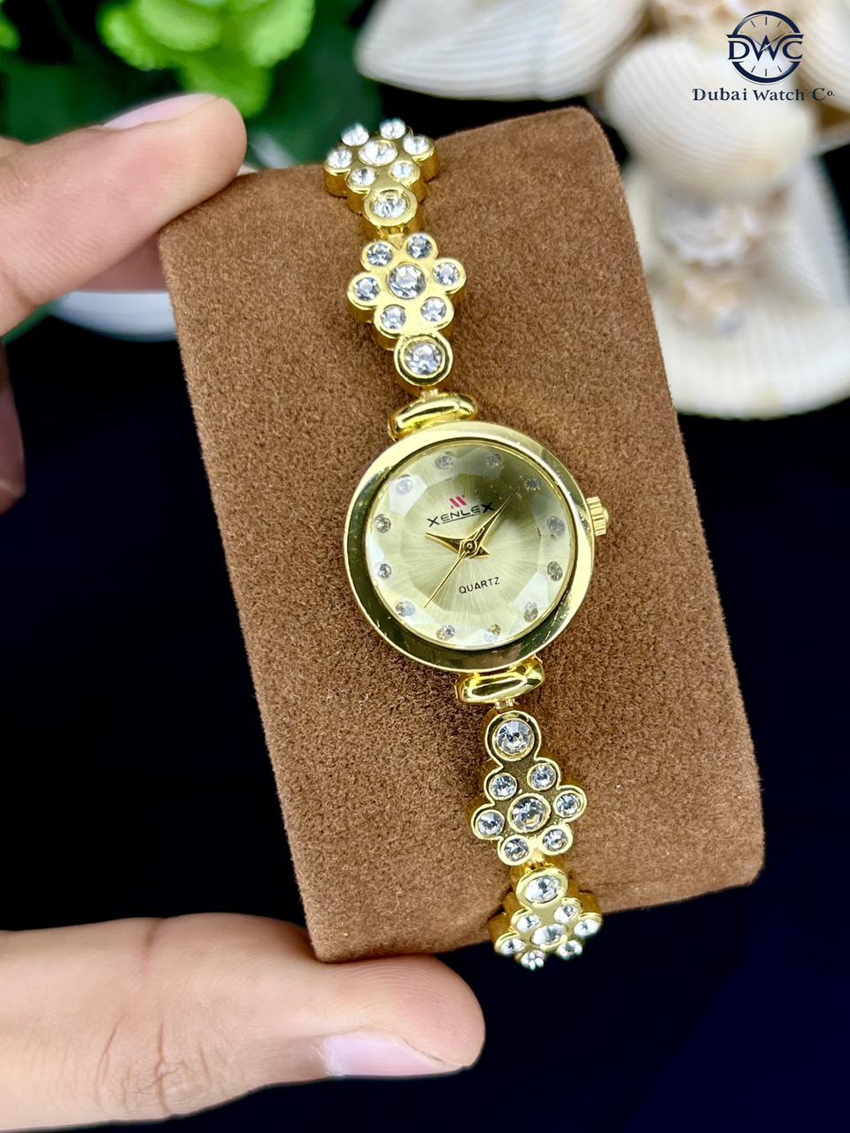 Luxury Crystal Studded Women’s Bracelet Watch – Elegant Quartz Timepiece
