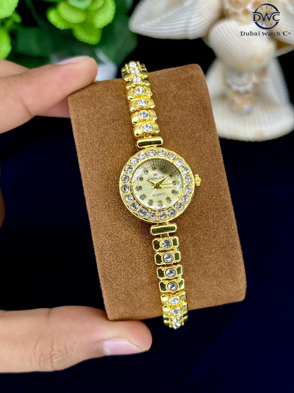 Luxury Crystal Studded Women’s Bracelet Watch – Elegant Quartz Timepiece